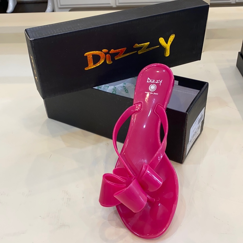 NWT dizzy rubber flip flops